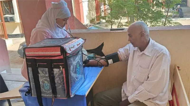 انتخابات النواب.. رعاية طبية للناخبين أمام اللجان في الأقصر وأسوان