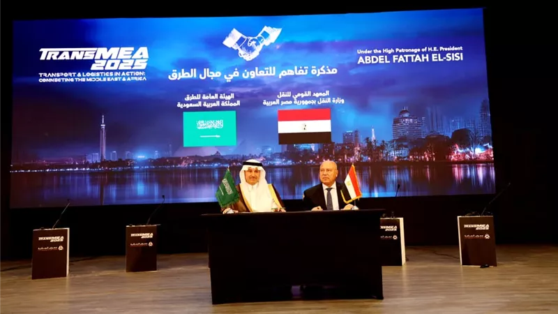 مصر والسعودية توقعان مذكرة تفاهم لتبادل الخبرات في مجال الطرق