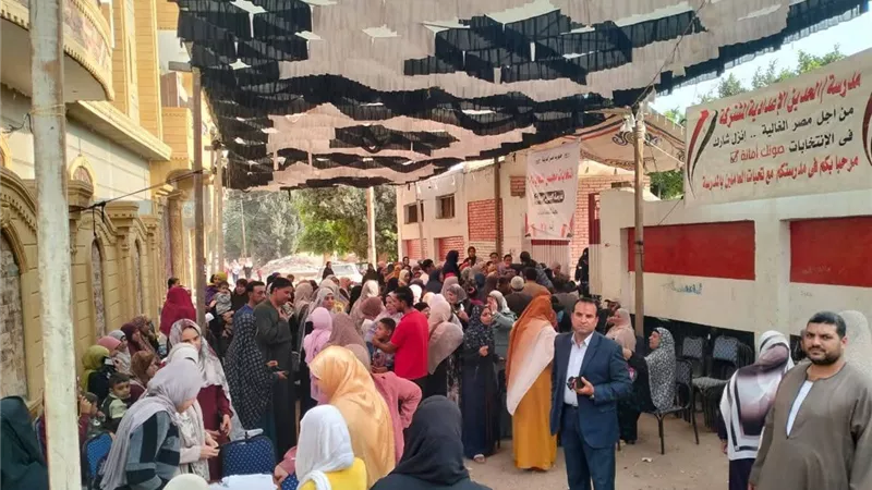 رئيس كوم حمادة يتفقد اللجان الانتخابية ويشيد بحماس المواطنين
