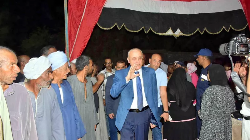محافظ الأقصر يتفقد لجان الانتخابات ويشيد بالمشاركة الإيجابية للمواطنين