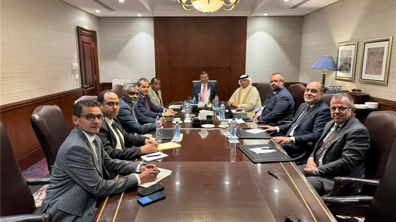 وزير الزراعة يبحث تعزيز الاستثمارات العربية في المجال الزراعي 