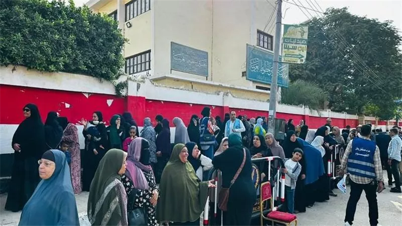 انتظام اللجان في قنا.. وتأخر بسيط بسبب عطل سيارة أحد المسؤولين