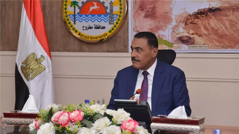 «عرس انتخابي».. محافظ مطروح يشيد بسلاسة التصويت والإقبال الشعبي في اللجان