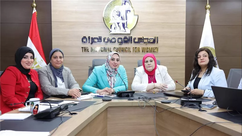 غرفة العمليات المركزية بالقومي للمرأة تتابع تصويت السيدات بانتخابات النواب