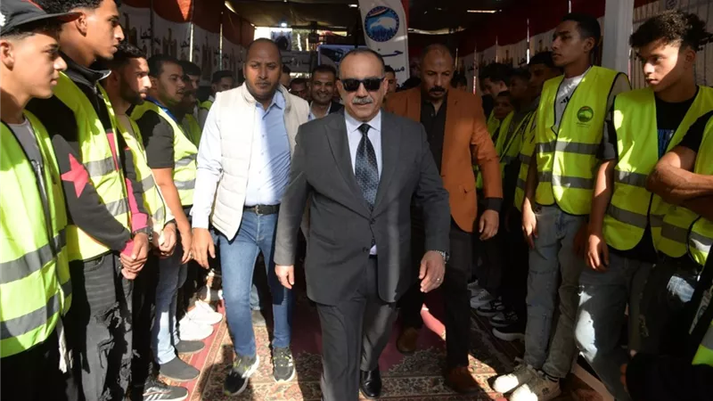 محافظ أسيوط يواصل جولاته الميدانية للاطمئنان على انتظام التصويت بالانتخابات