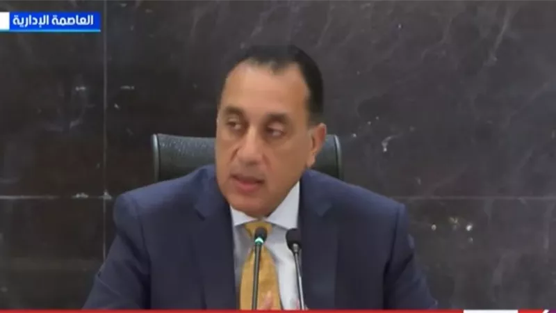مدبولي: خطة شاملة لتحويل النقل العام إلى أتوبيسات كهربائية في مصر