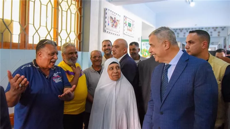 محافظ الإسكندرية يتفقد اللجان الانتخابية في اليوم الثاني لانتخابات مجلس النواب