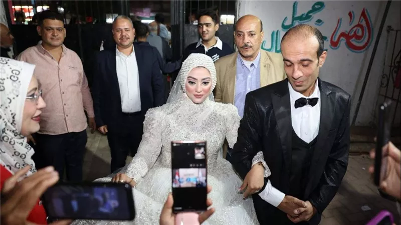 القومي للمرأة يحتفي بعروس تدلي بصوتها في انتخابات مجلس النواب 