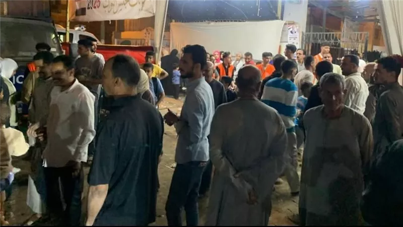 «الساعات الأخيرة».. إقبال كثيف على لجنة مدرسة الشهيد مصطفى عبيدو بالجيزة
