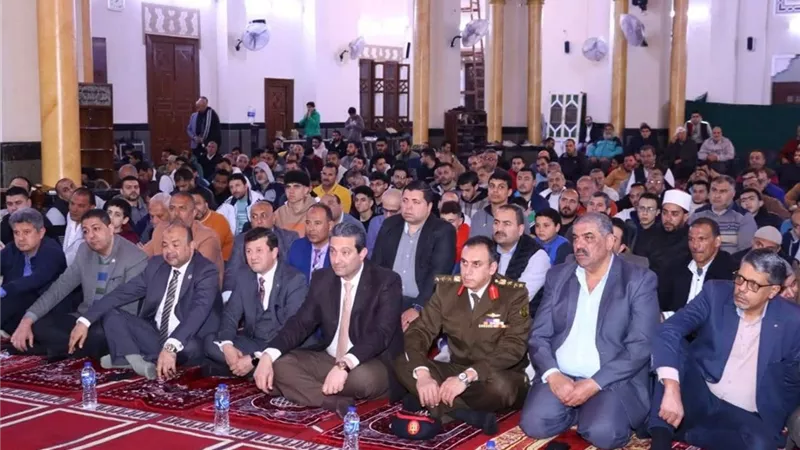 محافظ دمياط يشهد الاحتفال بليلة القدر في مسجد البحر الأثري 