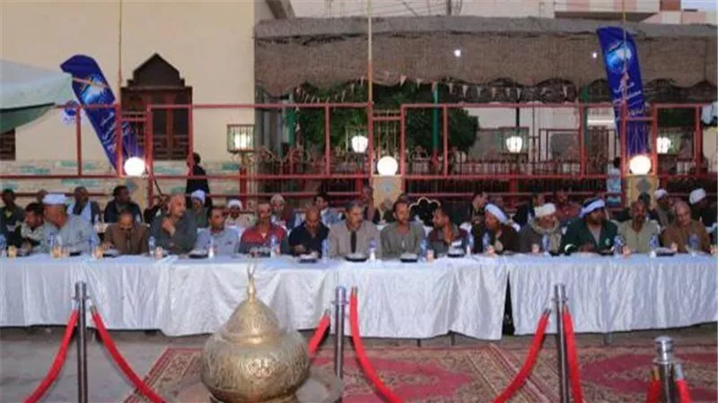 حزب مستقبل وطن  يقيم حفل إفطار جماعي تكريما لـ 400 من عمال النظافة بالفيوم 