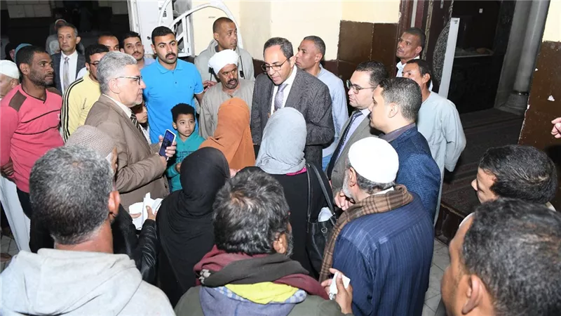 محافظ قنا يشهد احتفال ليلة القدر بمسجد سيدى عبد الرحيم القنائي|صور