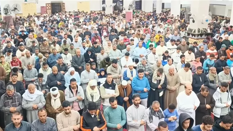 بحضور «الأزهري».. مساجد مصر تتزين بالمصلين في ليلة السابع والعشرين من رمضان