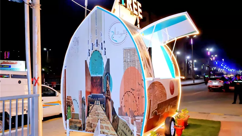 محافظ سوهاج يتفقد نموذج لعربة حضارية لخدمة المواطنين بالكورنيش الغربي 