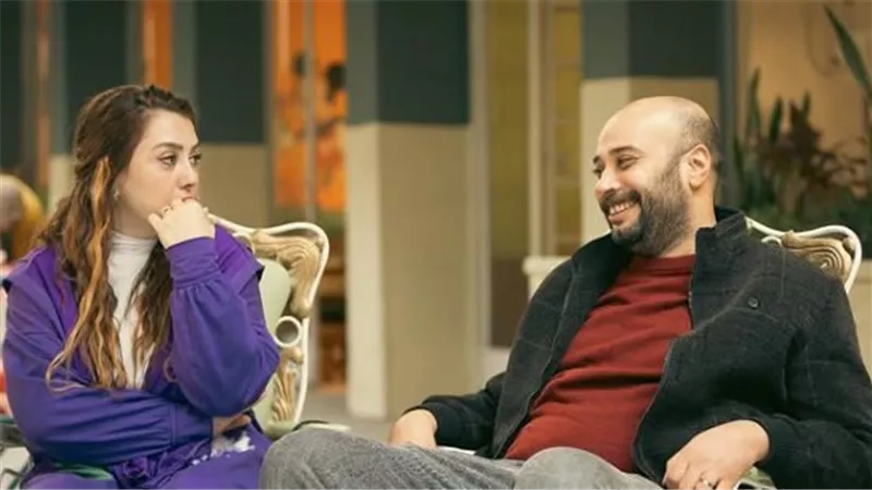 حاتم صلاح لـ كندا علوش: «فرحات بيقول لناهد ميلادك خير وجالنا»