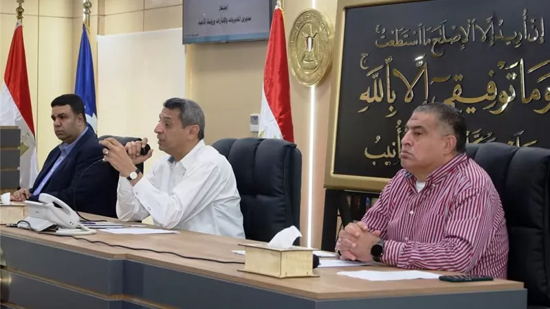 محافظ السويس: رفع درجة الاستعدادات وإلغاء الأجازات لإستقبال عيد الفطر