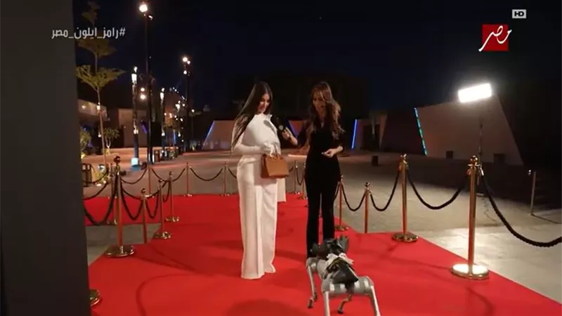 رامز جلال ساخرًا هدى الأتربي: «اللى هيركب المايك محتاج خريطة »