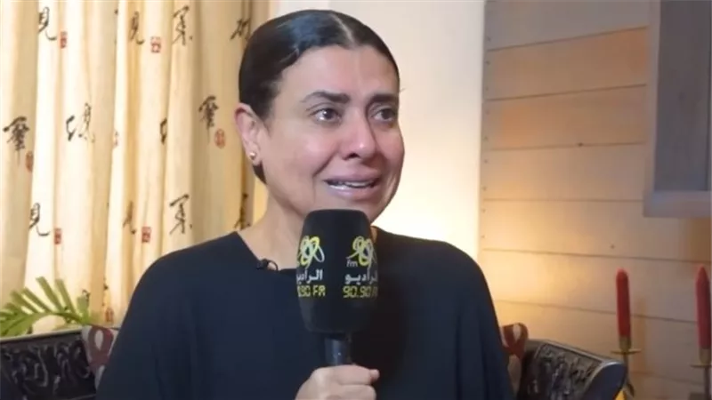 نشوى مصطفى: نمت مكان زوجي فى المقبرة وشميت رائحة مسك