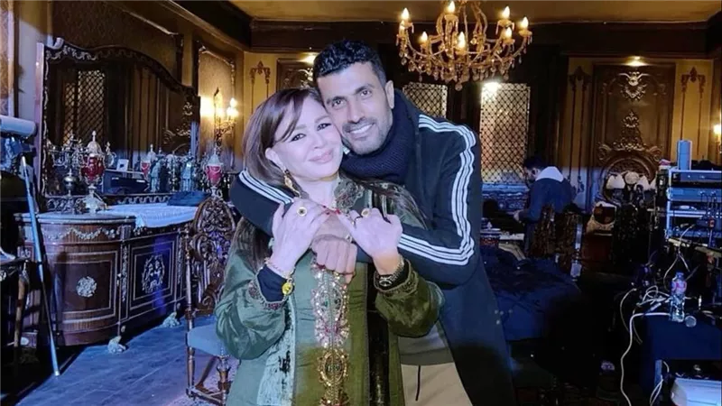 أخي وصديقي وإبني.. إلهام شاهين تشكر محمد سامي على العمل معه