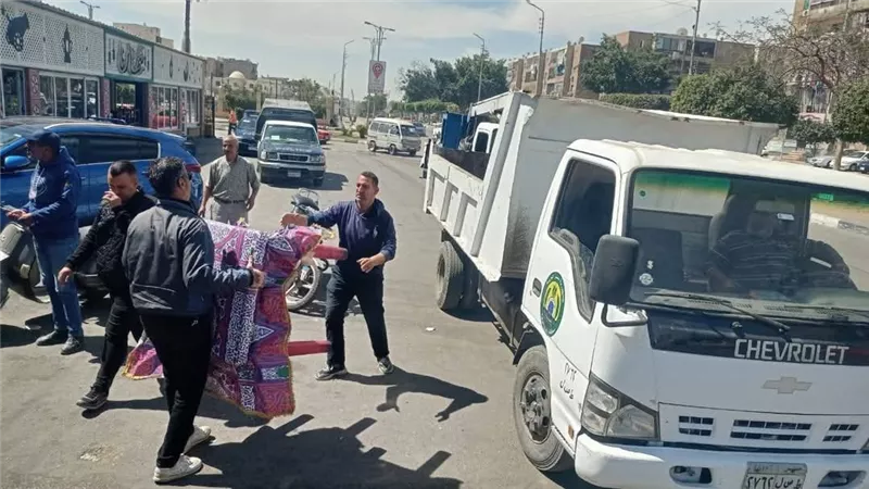 غلق 21 محلا بعد تحويلها من الاستخدام السكني للتجاري بالإسماعيلية