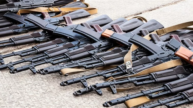 تفاصيل ضبط شخصين بحوزتهما ترسانة أسلحة نارية في المرج