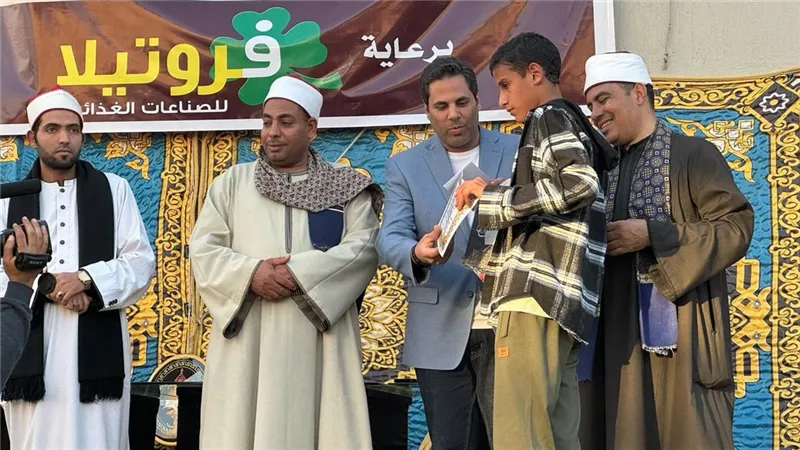 تكريم  200 من حفظة القرآن الكريم والأحاديث النبوية الشريفة بكفر شكر