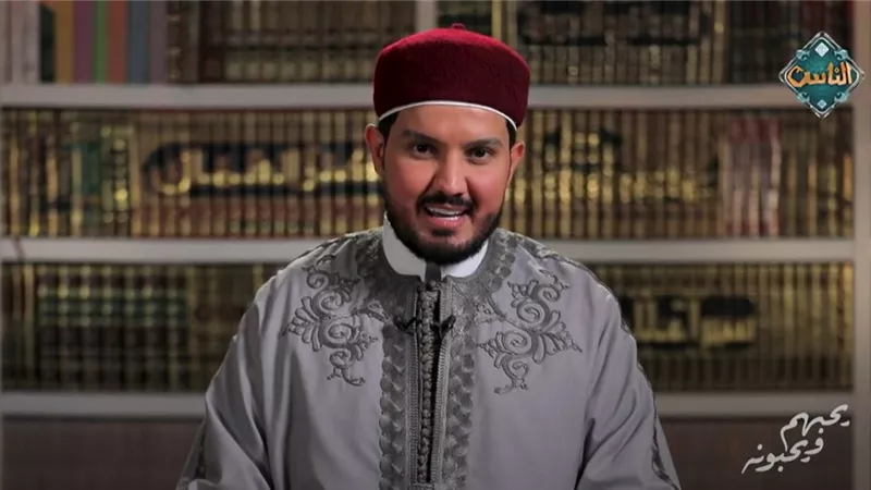 أحمد الطلحي : الصلاة على النبي بركة وزيادة وتطهير للقلوب من العيوب