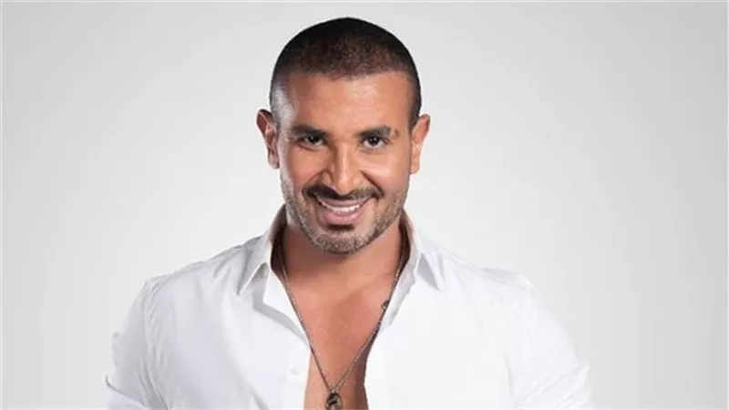 أحمد سعد يقول تواشيح دينية من داخل مقام أبي حنيفة النعماني 