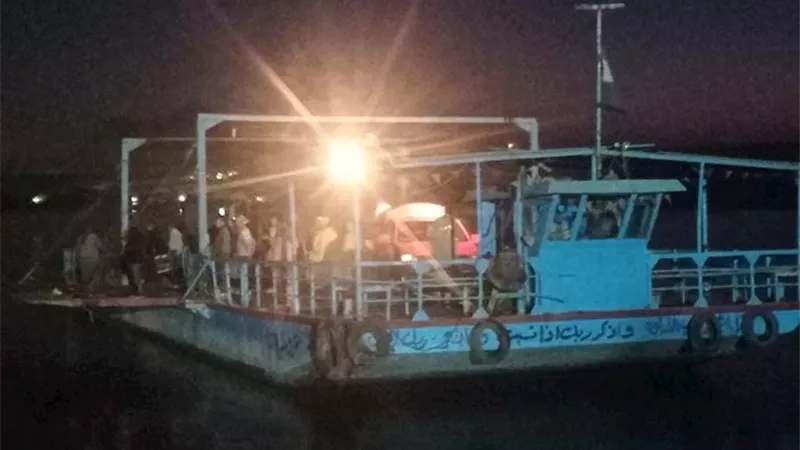مصرع طفل إثر تصادم معدية بلانش سياحي في مياه النيل ببني سويف