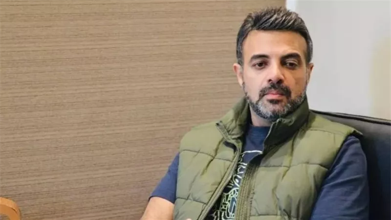 تعليقا على اختلاف موعد العيد.. عمرو محمود ياسين: “مينفعش نعتمد على التاريخ الهجري”