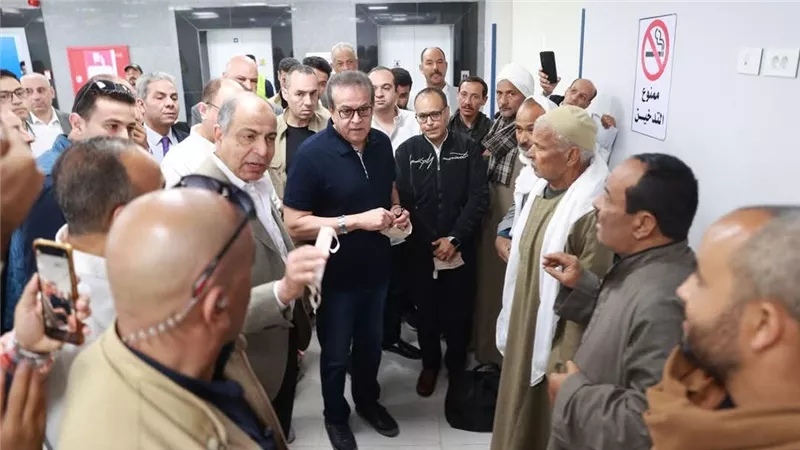 محمد فؤاد يصطدم بوزير الصحة في المنيا.. وحديث جانبي يحل أزمة تجاهل التمريض بمستشفى العدوة | خاص