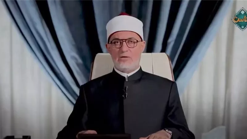 مفتي الديار يهنئ الرئيس السيسي بعيد الفطر .. ويؤكد: مصر نموذج فريد في التآخي والتلاحم