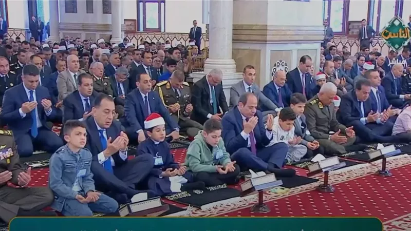 دعاء خطبة عيد الفطر بمسجد المشير لمصر وفلسطين (فيديو)
