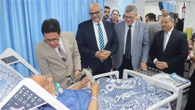 محافظ القليوبية يهنيء الأطقم الطبية والمرضى في أول أيام عيد الفطر