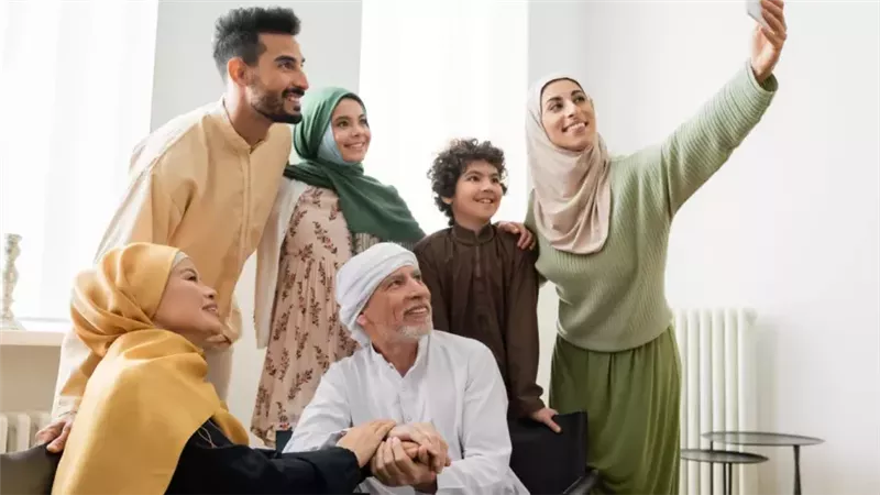 صلة الرحم في العيد.. عبادة تقرب العبد من ربه وتبارك في الرزق