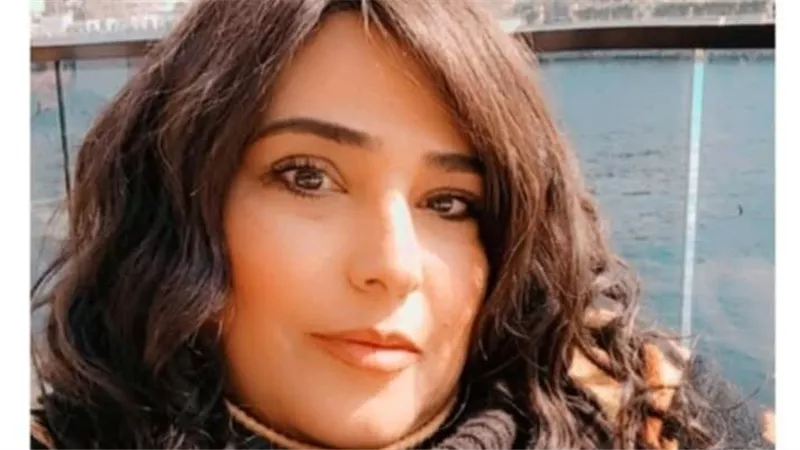 دهب بمليون جنيه .. المخرجة سوزان عباس تكشف لــ «نيوز رووم» مسروقات شقتها 
