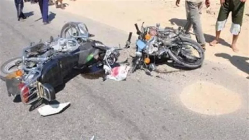 مصرع شاب وإصابة 2 في حادث تصادم دراجتين ناريتين بالفيوم