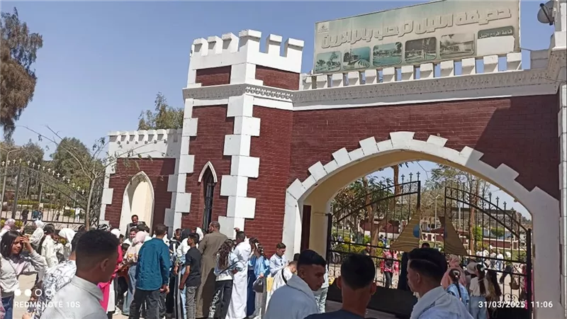 ثاني أيام العيد.. إقبال على زيارة حدائق الري بالقناطر والمركز الإفريقي والنصب التذكاري بأسوان