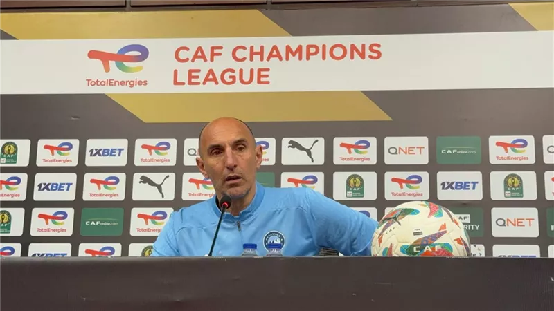 يورتشيتش والجباس في مؤتمر مباراة أورلاندو بايرتس بنصف نهائي دوري أبطال إفريقيا