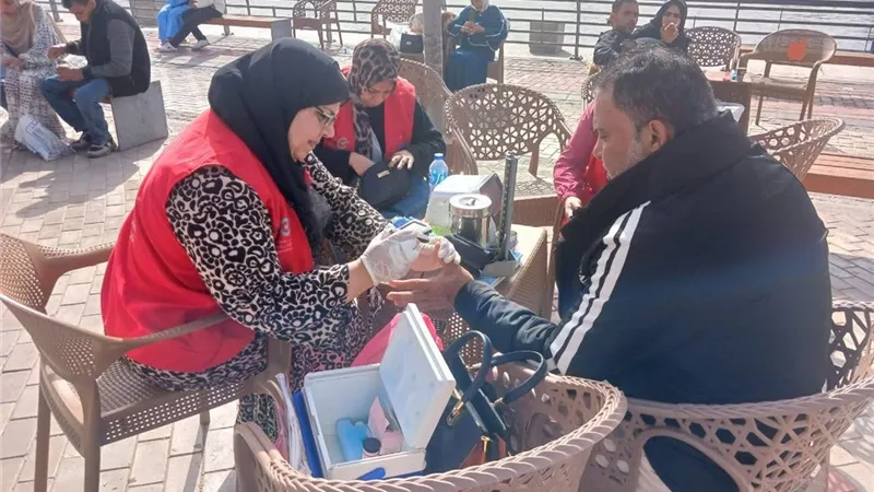 قوافل التأمين الطبي تطوف شوارع وميادين دمياط خلال عيد الفطر