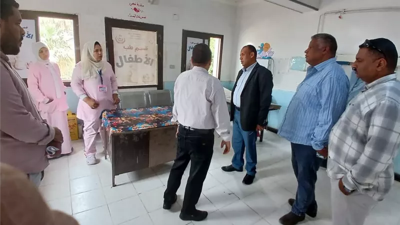 رئيس مركز قوص يتفقد المستشفى المركزي للاطمئنان على الخدمات خلال العيد|صور
