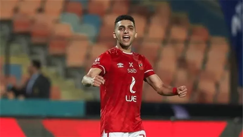 طبيب الأهلي: «كوكا» يشكو من آلام في الحوض ويخضع لبرنامج تأهيلي