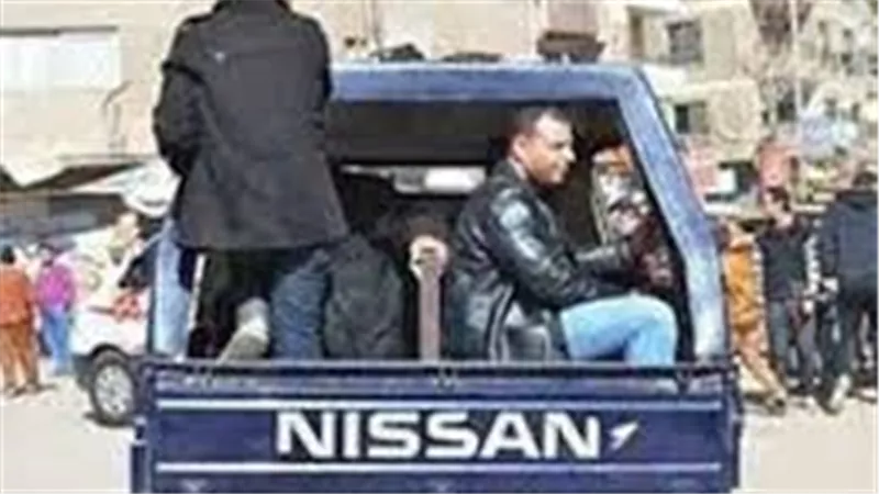 ضبط شخصين بحوزتهم حشيش و7 سيارات ودراجات بخارية بدون لوحات بحملة في الفيوم