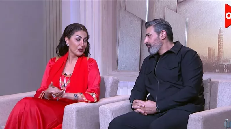 «زمالة قديمة».. ياسر جلال يكشف تفاصيل علاقته بـ وفاء عامر (فيديو)