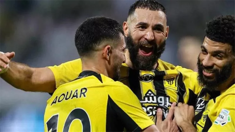   الاتحاد السعودي يضم جوهرة النصر.. هزازي أولى صفقات العميد الصيفية