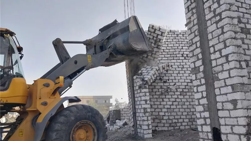 حملات مكثفة لإيقاف أعمال البناء المخالف وإزالة التعديات على الأراضي الزراعية بالإسكندرية