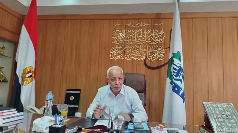  رئيس الاتحاد العام لنقابات عمال مصر لـ