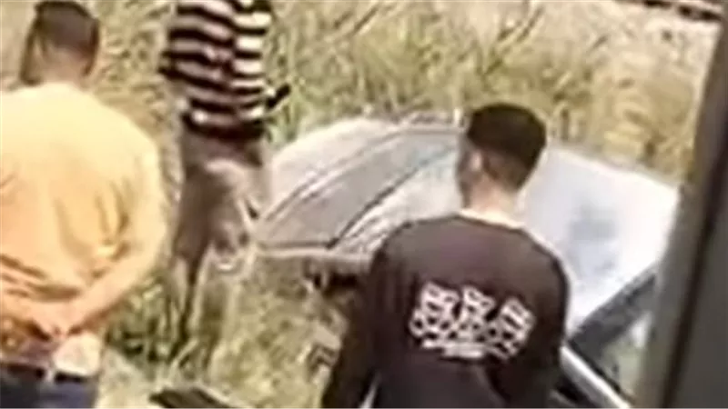 إصابة 4 أشخاص إثر انقلاب سيارة ملاكي داخل أرض زراعية بالفيوم