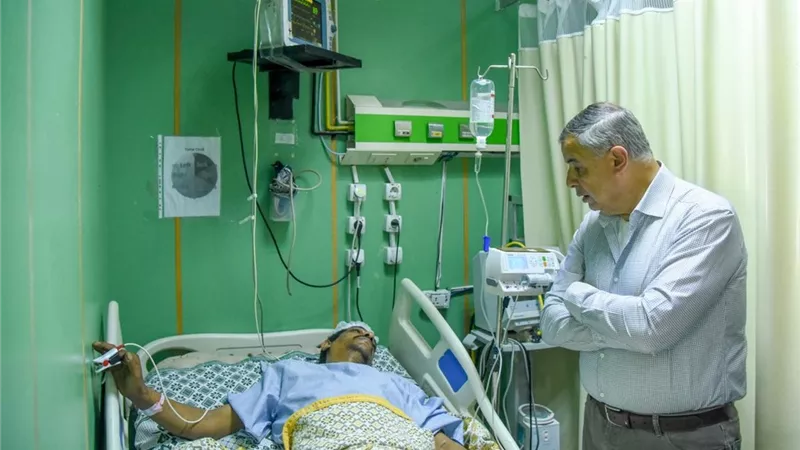 بوظيفة وسكن بديل.. محافظ الإسكندرية يوجه بدعم مصاب حادث انهيار عقار الجمرك