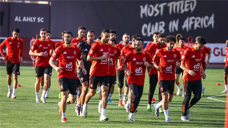 رامي ربيعة وياسر إبراهيم.. خط دفاع الأهلي تحت التهديد بسبب تجديد نجوم الفريق